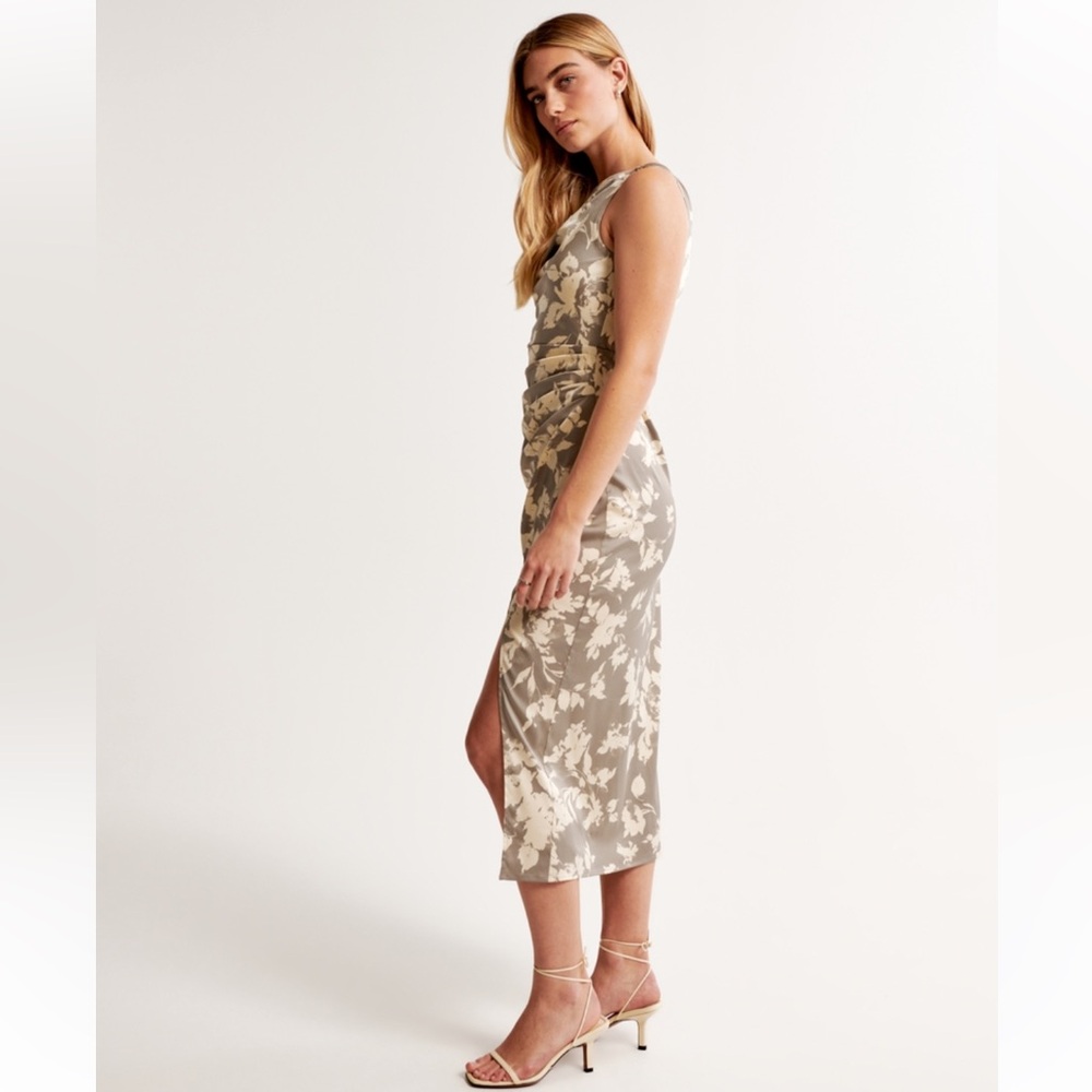 Abercrombie & Fitch Stretch Satin Draped Midi Dress in Grey Floral - Picture 3 of 9